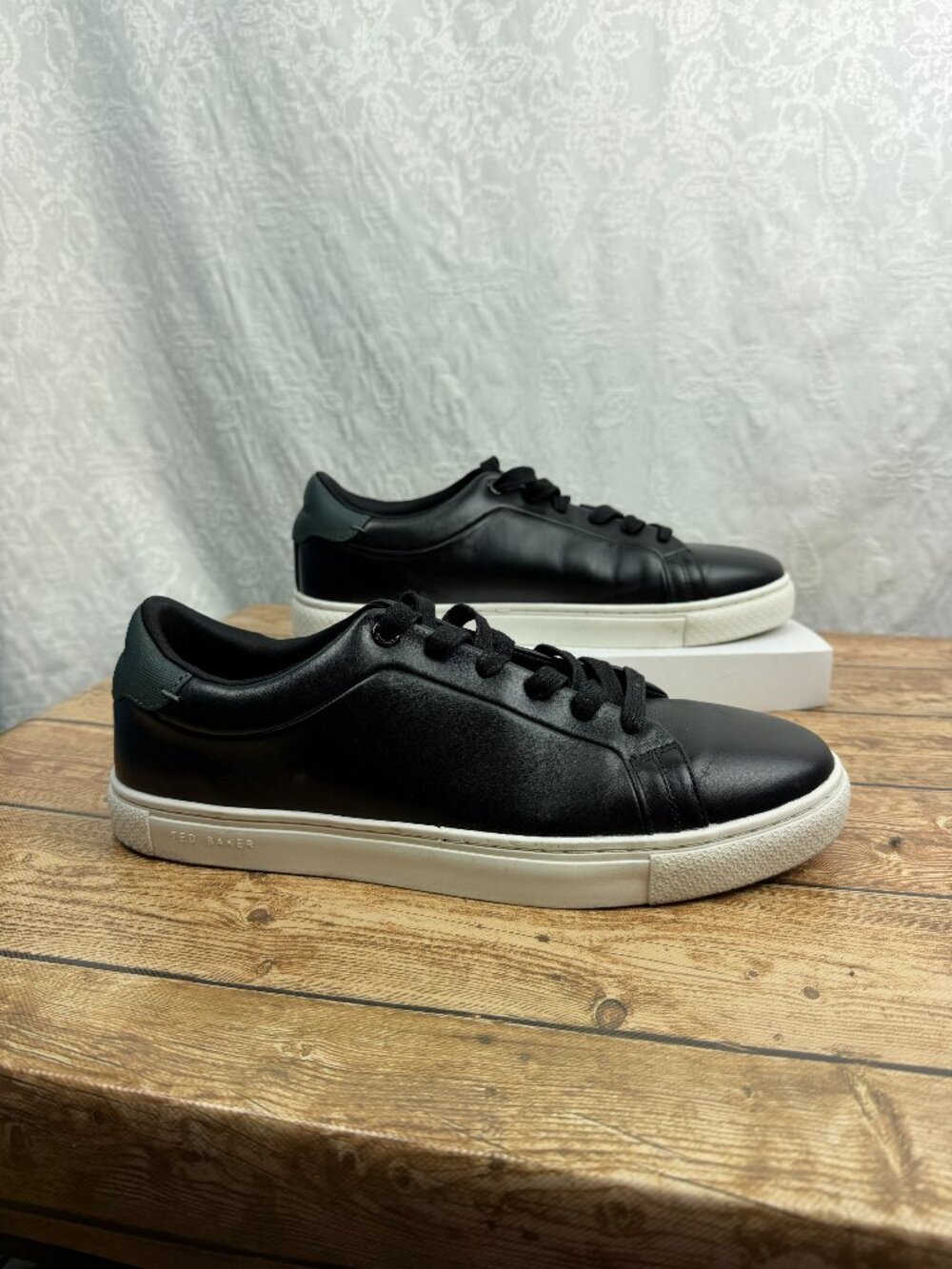 Ted Baker Men’s Size 12 Black Leather Sneakers Lace Up Low Top Casual White Sole